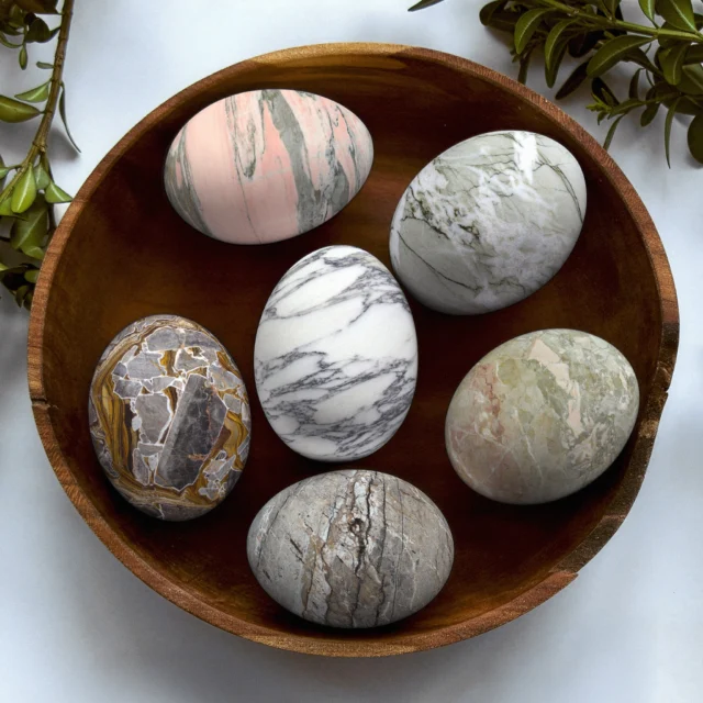 Forget hunting for chocolate eggs, we’d much rather help you find stunning stone materials for your dream worktops. 

Happy Easter from all of us at Bristol Marble.

Please note, we’ll be closed from 4pm this afternoon until 8:30am on Tuesday 7th April.

We hope you have a lovely long weekend.

#marble #granite #quartzite #naturalstone #dreamworktops