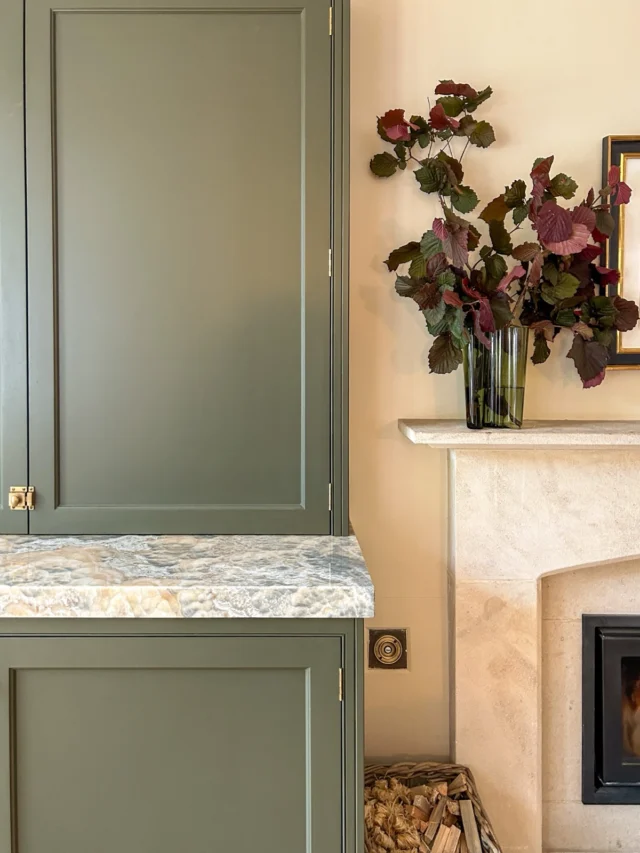 Onice Black Cloud. This incredible natural onyx has been used perfectly in this Manor House designed by @mida_interiors_ltd 

Visit our Bristol warehouse and yard to see all of our full size slabs of natural marble, granite, quartzite and onyx alongside Arenastone and Neolith in person! 

Walk-ins welcome throughout the week! We recommend booking for a Saturday tour as it can get busy. 

We can’t wait to see you soon! 

#onyx #manorhouse #cabinet #bespokefurniture #naturalstone